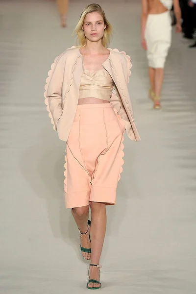 Look 3
